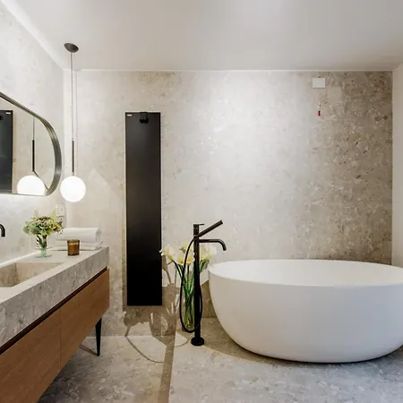 דירה Luxury Inside The Walls Of לוקה