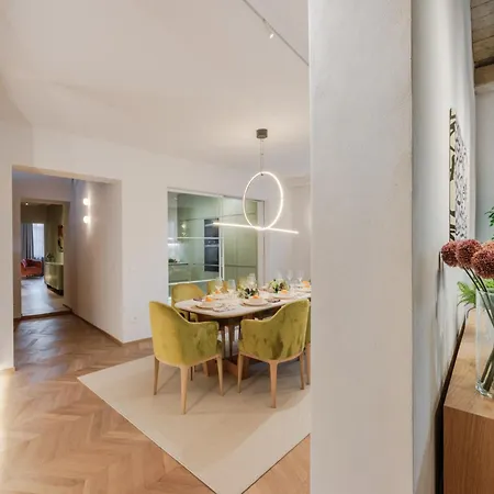 דירה Luxury Inside The Walls Of *