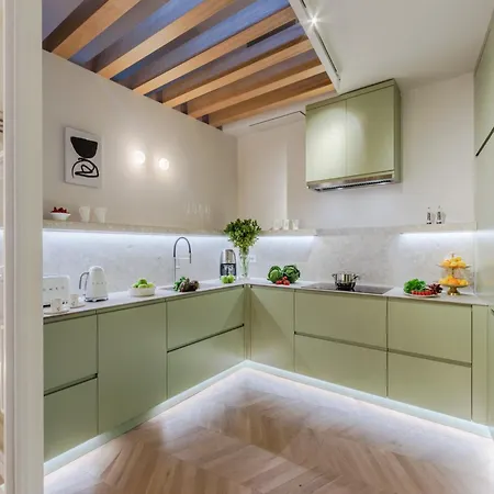 Luxury Inside The Walls Of Apartman *