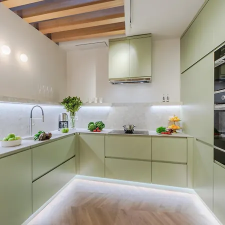 Luxury Inside The Walls Of Lucca