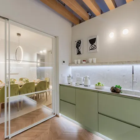 Luxury Inside The Walls Of Lucca